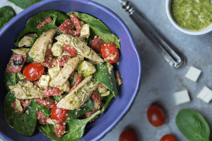 ensalada de pollo y pesto