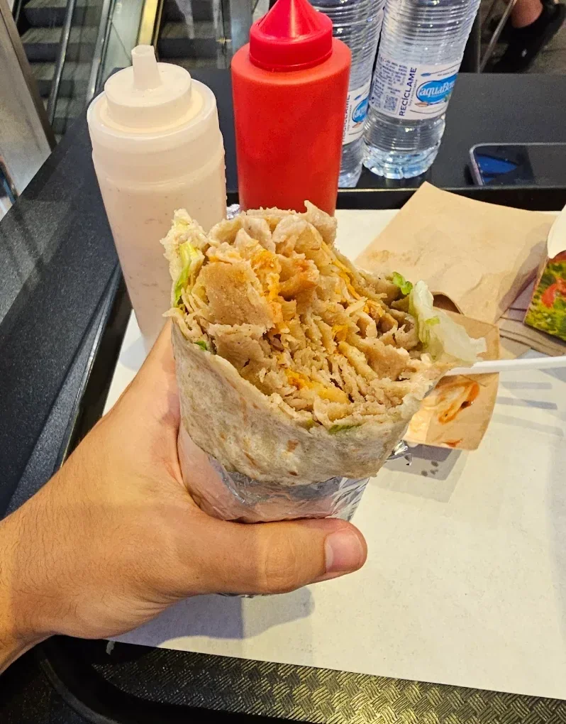 Durum de kebab recién hecho en el Centro Comercial Alcalá Magna